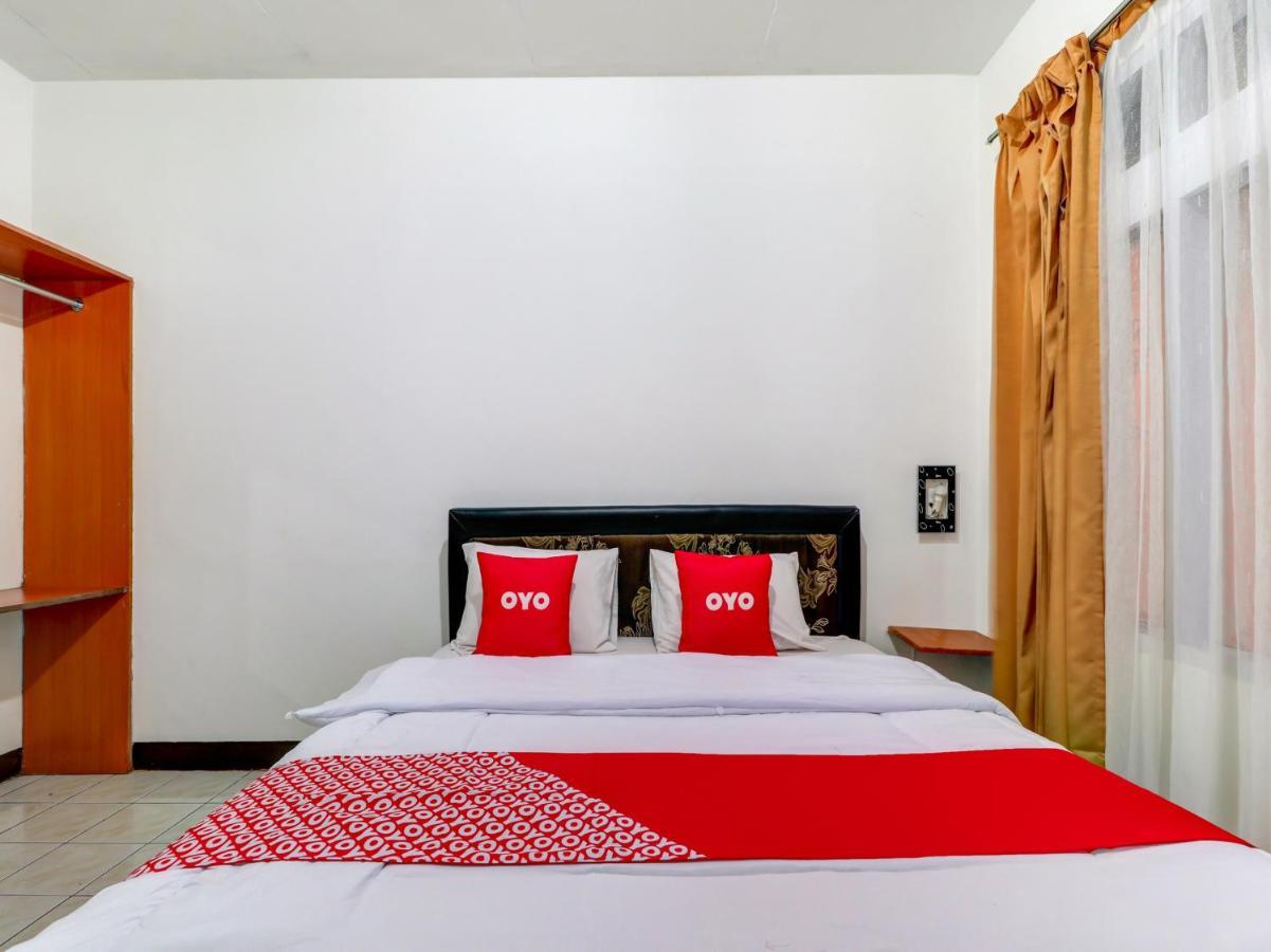 Oyo 3341 Ten Guest House Бандунг Экстерьер фото