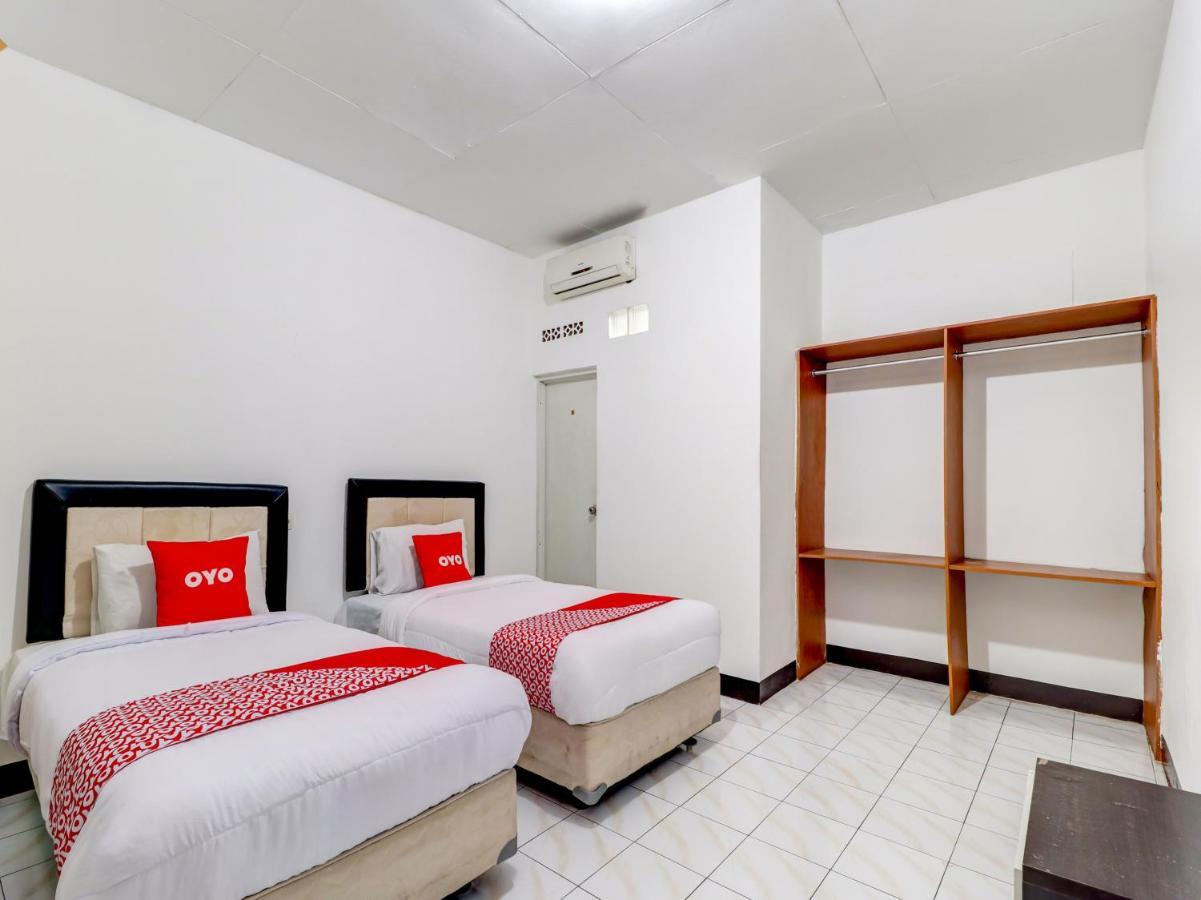 Oyo 3341 Ten Guest House Бандунг Экстерьер фото