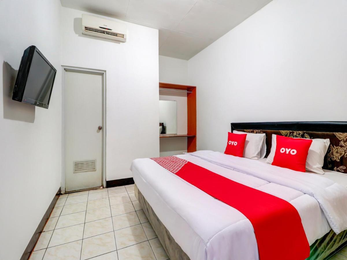Oyo 3341 Ten Guest House Бандунг Экстерьер фото