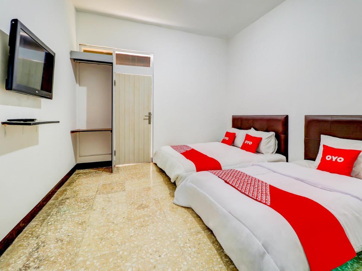 Oyo 3341 Ten Guest House Бандунг Экстерьер фото