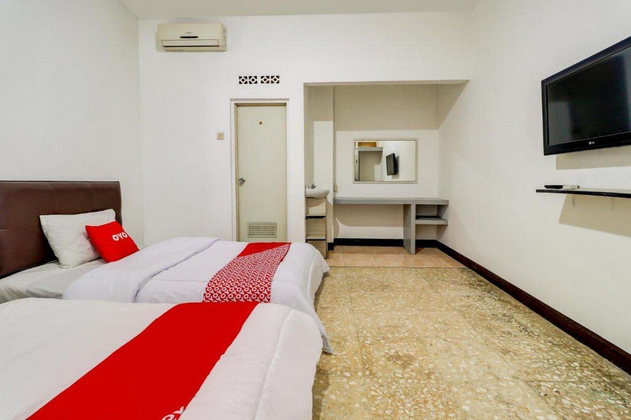 Oyo 3341 Ten Guest House Бандунг Экстерьер фото