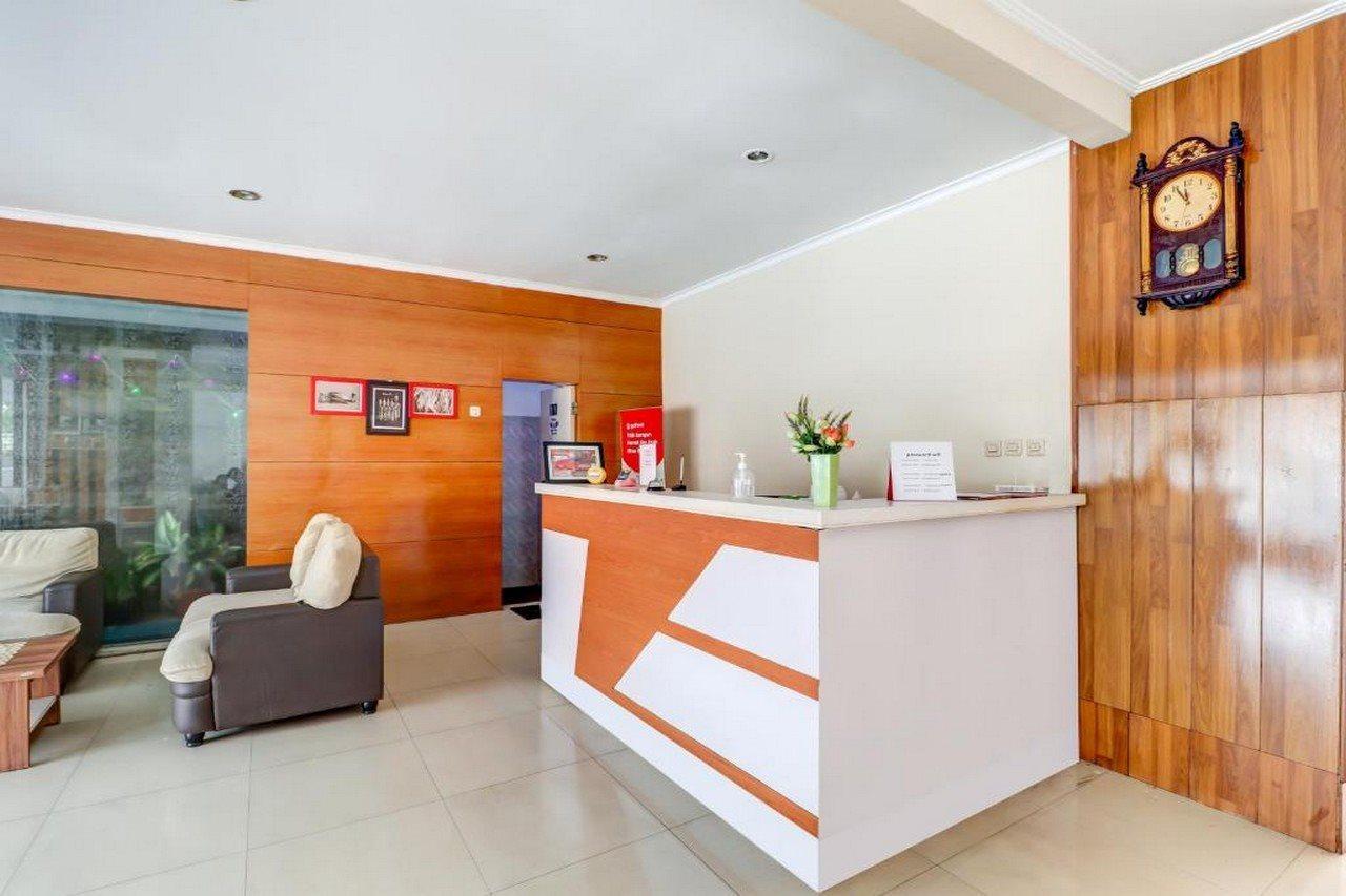 Oyo 3341 Ten Guest House Бандунг Экстерьер фото